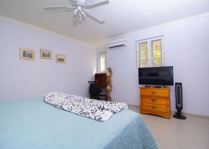 Crystal Cove Oceanfront/ 2 Bedroom Aparthotel