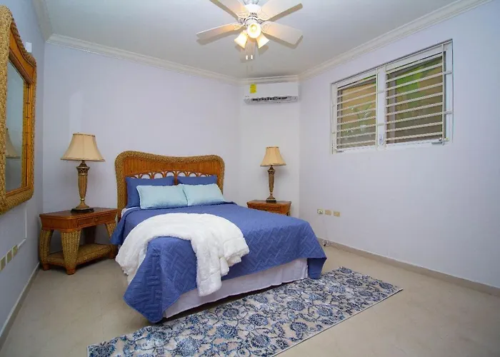 Crystal Cove Oceanfront/ 2 Bedroom Ocho Rios